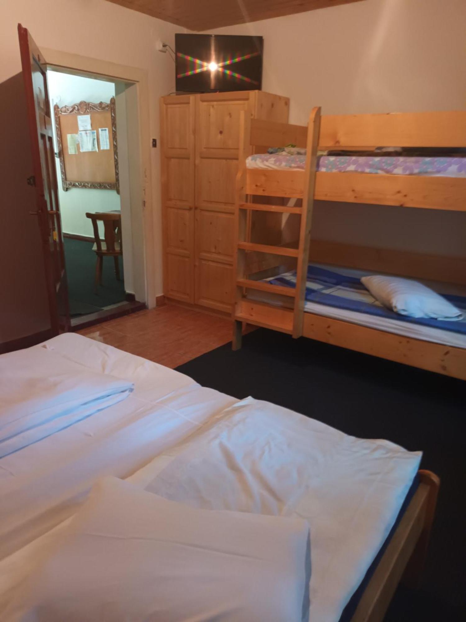 Hotel Antonia à BaileTusnad Extérieur photo